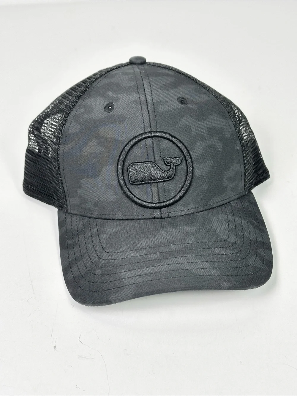 Vineyard VinesBlack Camo Whale Dot Performance Trucker Hat NEVER WORN